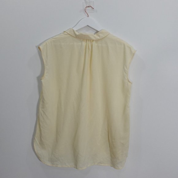 Uniqlo Top Womens Size Medium V‎ Neck Tank Casual Flowy Pleated Yellow Light - Picture 9 of 11
